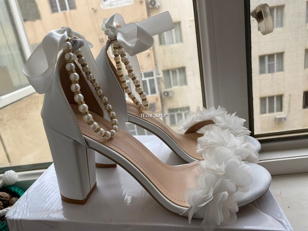 Ağ rəngli zərif qadın yüksəkdaban sandaletləri - Model: açıq burunlu Xırdalan — TezAl.shop