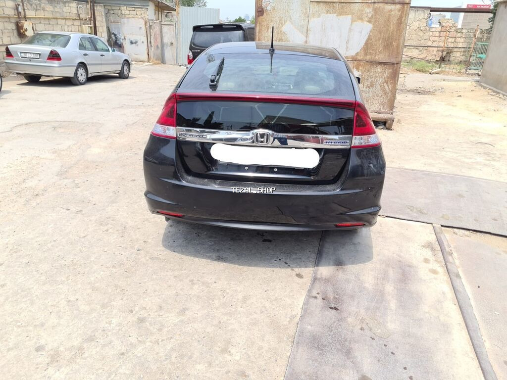 Toyota Prius: 1.8 l | 2011 il - şəkil 3
