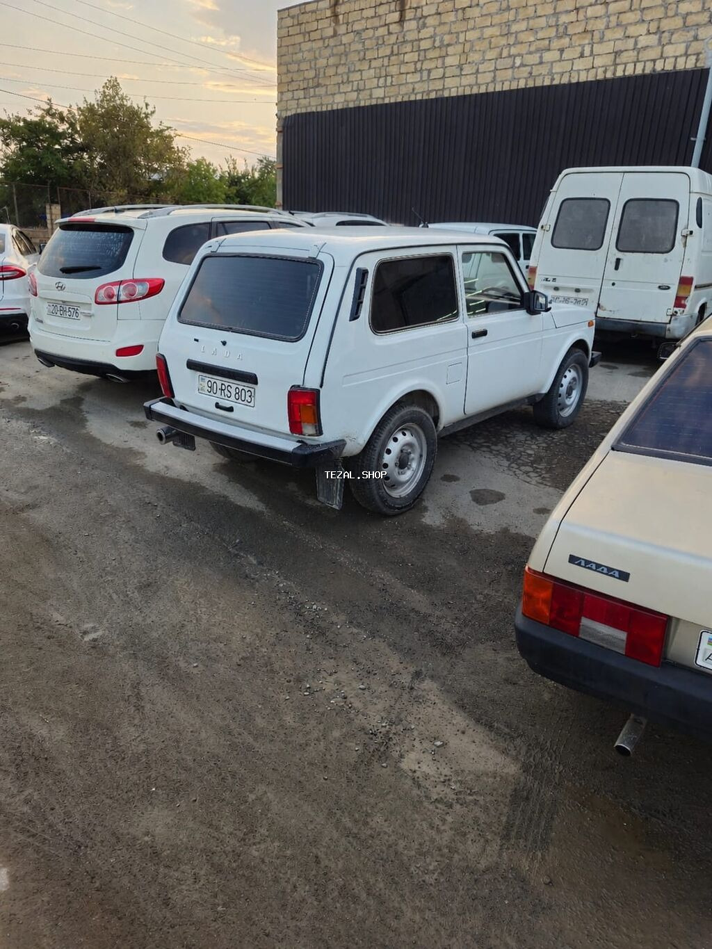 LADA Niva 3 qapı, ağ rəngli ofroud Xırda kosmetik işləri var - şəkil 4