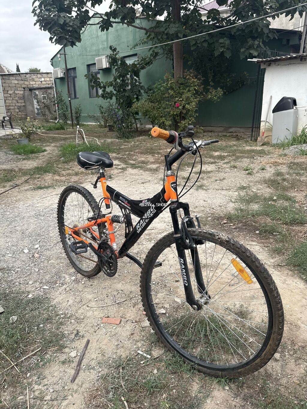 Satilir Təkər: təxminən 26" Tip: dağ/MTB Çərçivə: polad, arxa və ön