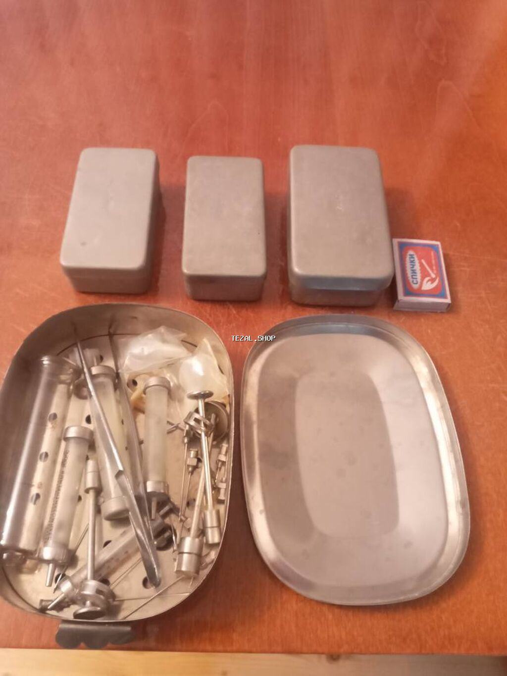Sovet vaxtından qalmış sterilizator və şprislər