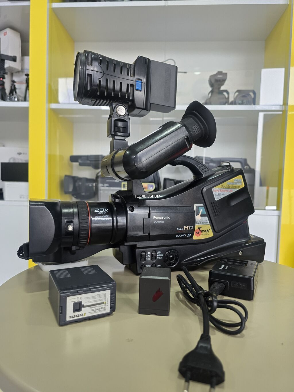 Panasonic HDC-MDH1. üzərində 2 batareka sumkası adaptr 32gb kart