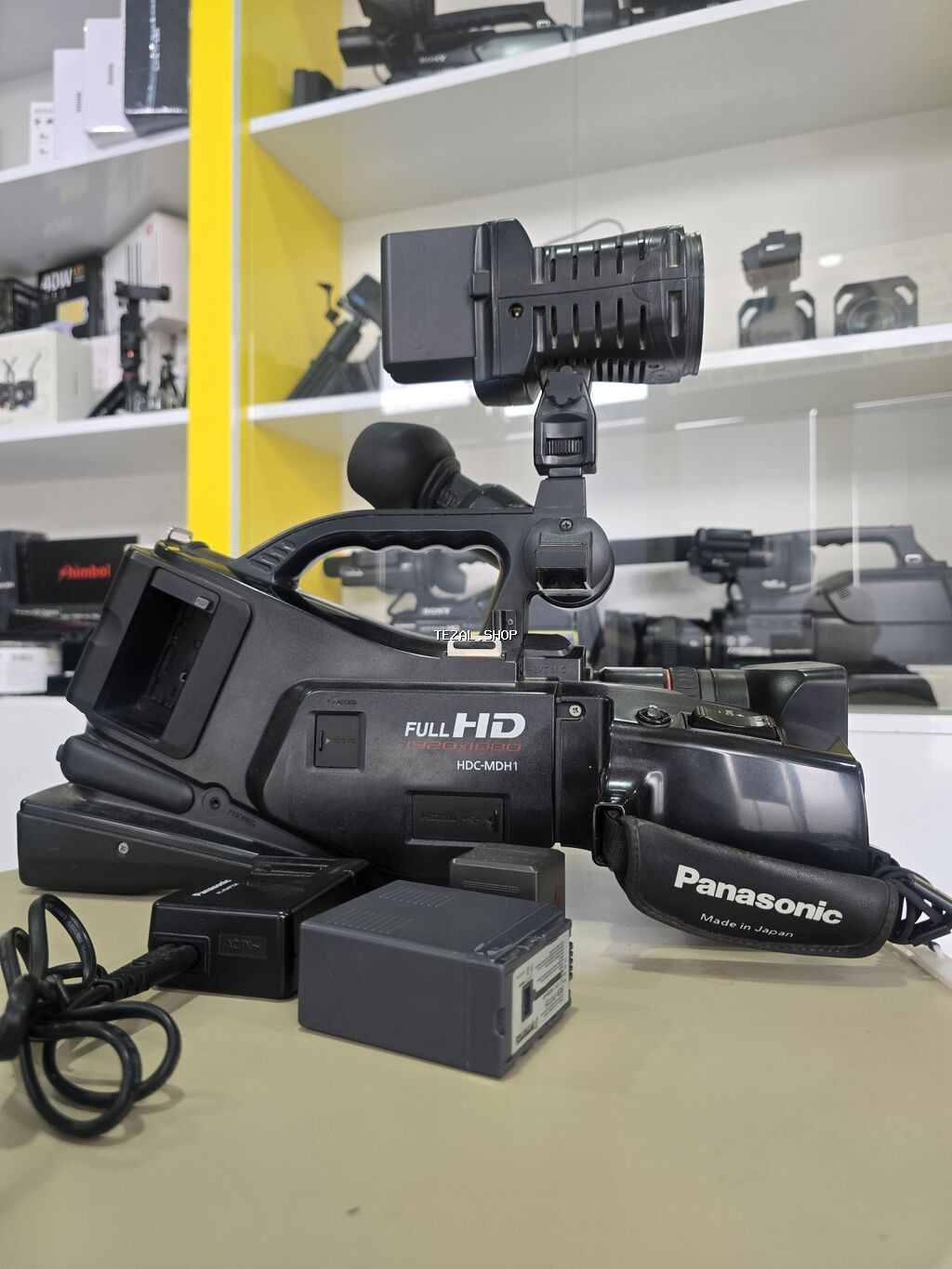 Panasonic HDC-MDH1. üzərində 2 batareka sumkası adaptr 32gb kart - şəkil 2
