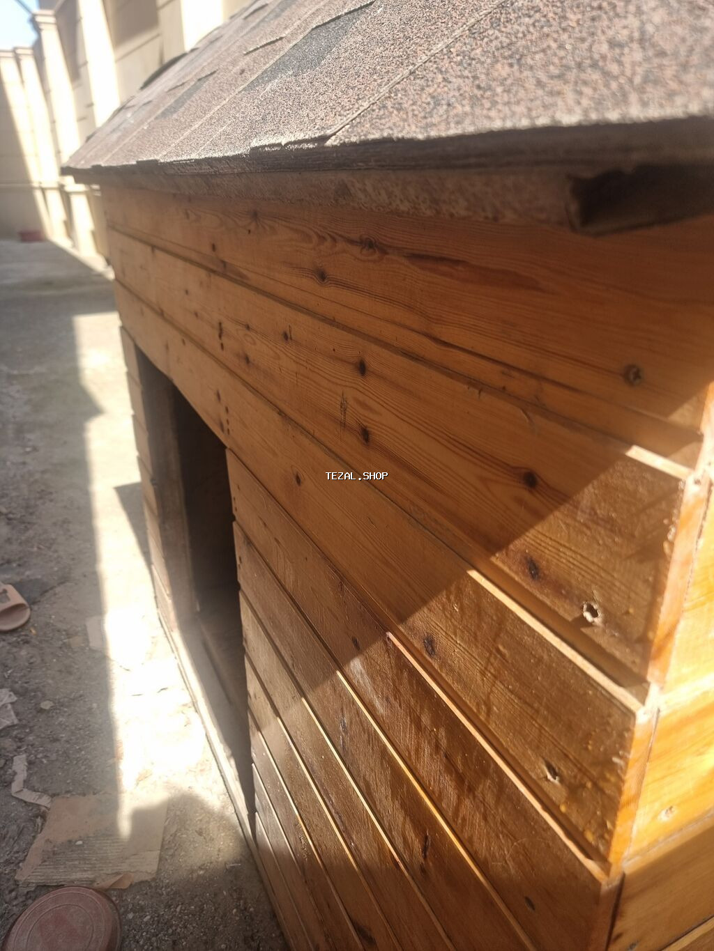 Taxta it evi - Material: təbii taxta panellər, möhkəm karkas - Dam - şəkil 4