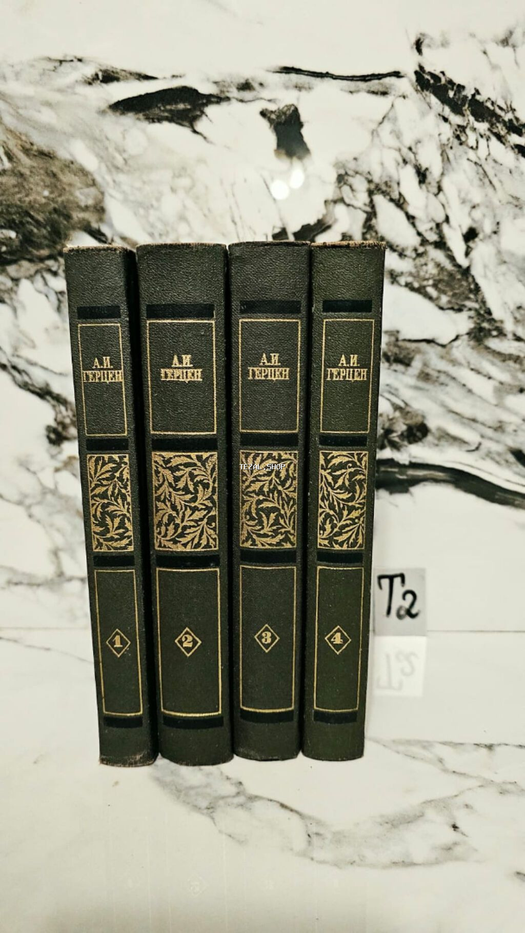Цена: одна штука 1.5 манат. Книги в отличном состоянии. 🚚 Доставка Bakı — TezAl.shop