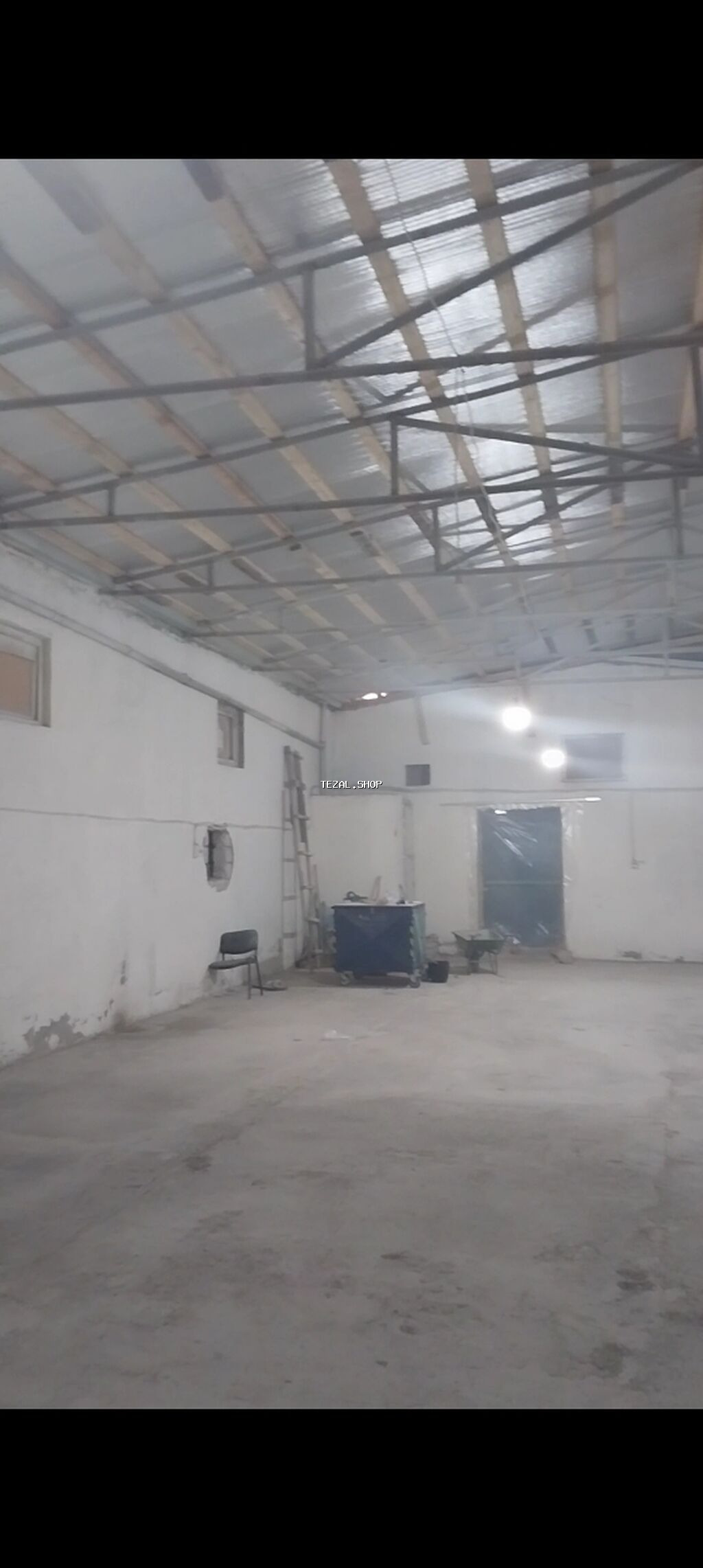 Anbar/Werkshop sahəsi - Geniş metal qapılı, yük maşınının girişinə - şəkil 4