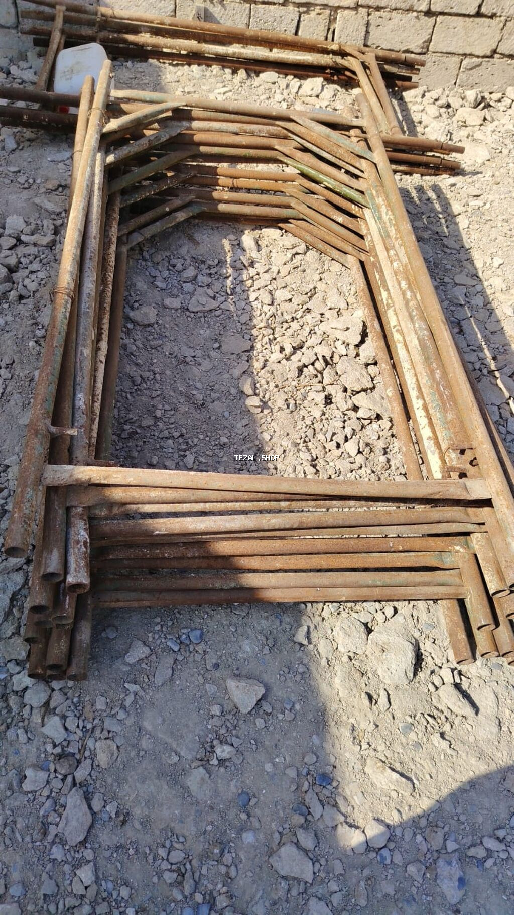 Metalladan hazırlanmış tikinti meşəsi (lesa) çərçivələri - Material