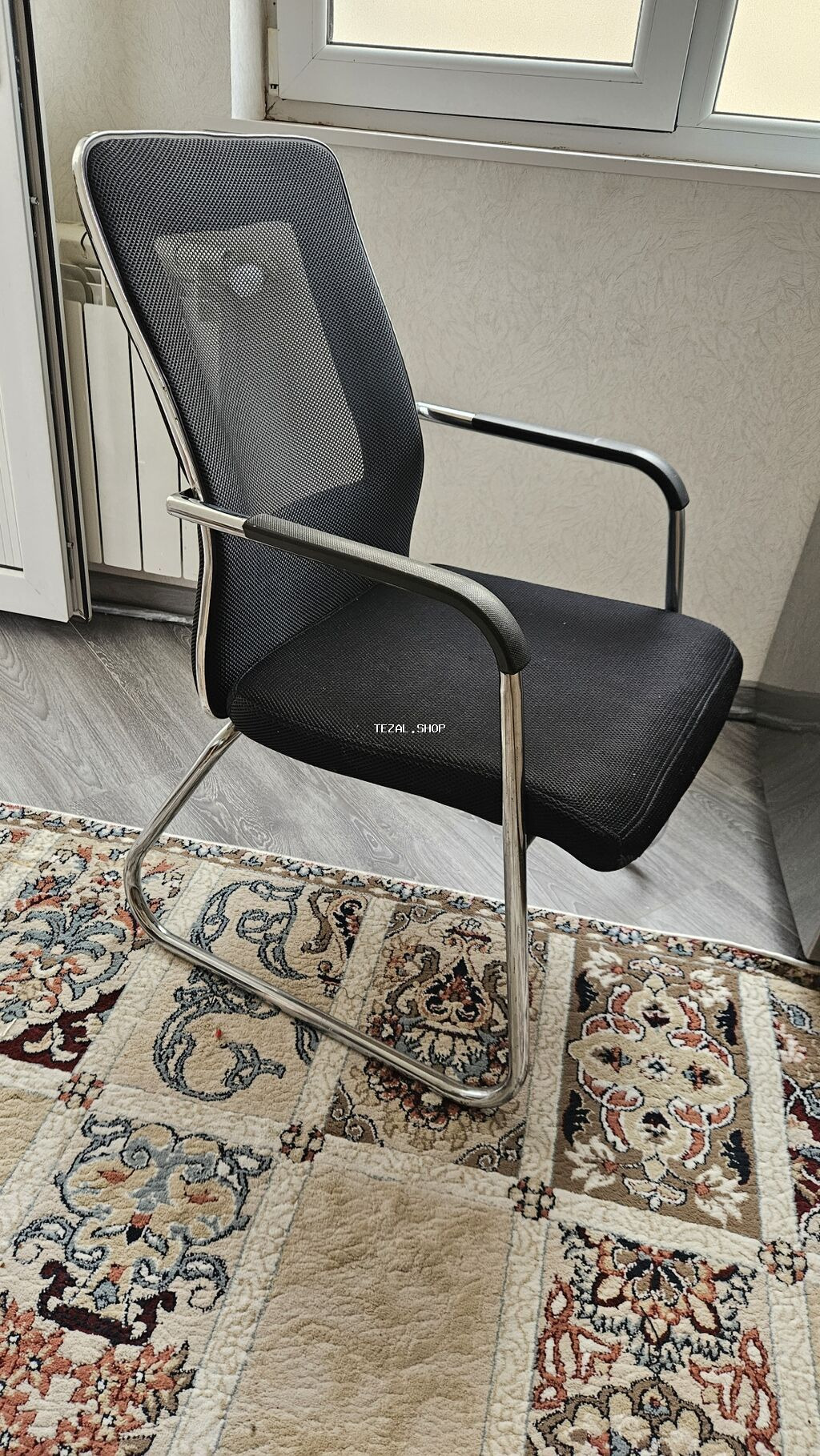Ofis üçün rahat kreslo - Rəng: qara - Material: nəfəsalan mesh arxa