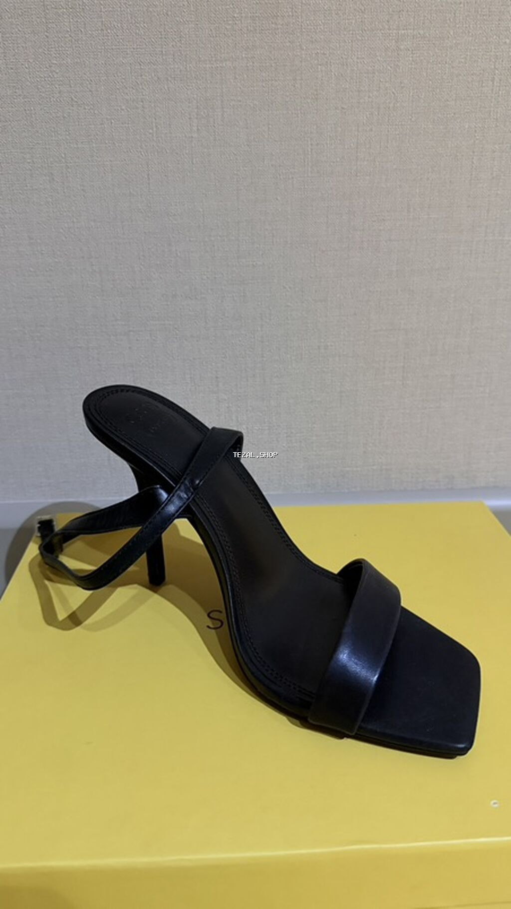 Qara rəngli qadın sandaleti – incə, zərif və minimal dizayn

Asos UK 5 Bakı — TezAl.shop
