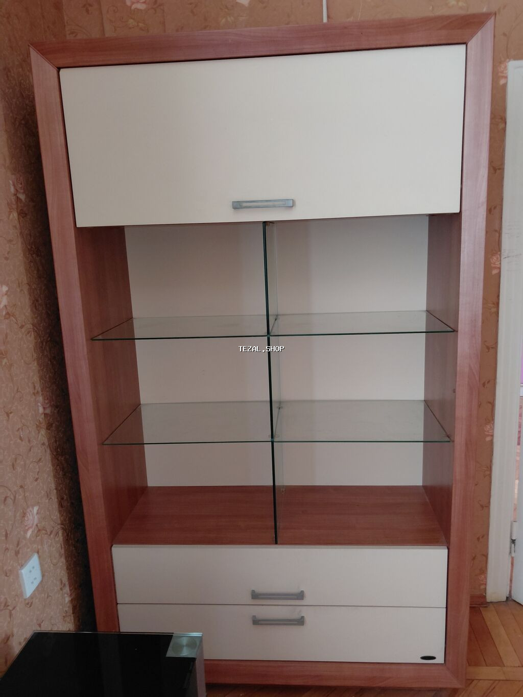 Mebel dəsti - Böyük vitrin şkafı: - Üstdə qapaqlı bağlanan bölmə. - Bakı — TezAl.shop