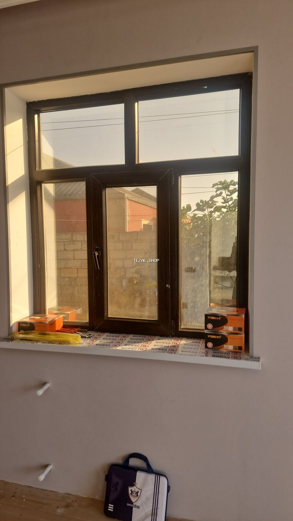 PVC pəncərə – qapqaranlıq (wenge) rəngli profil, ikiqat şüşə paket -
