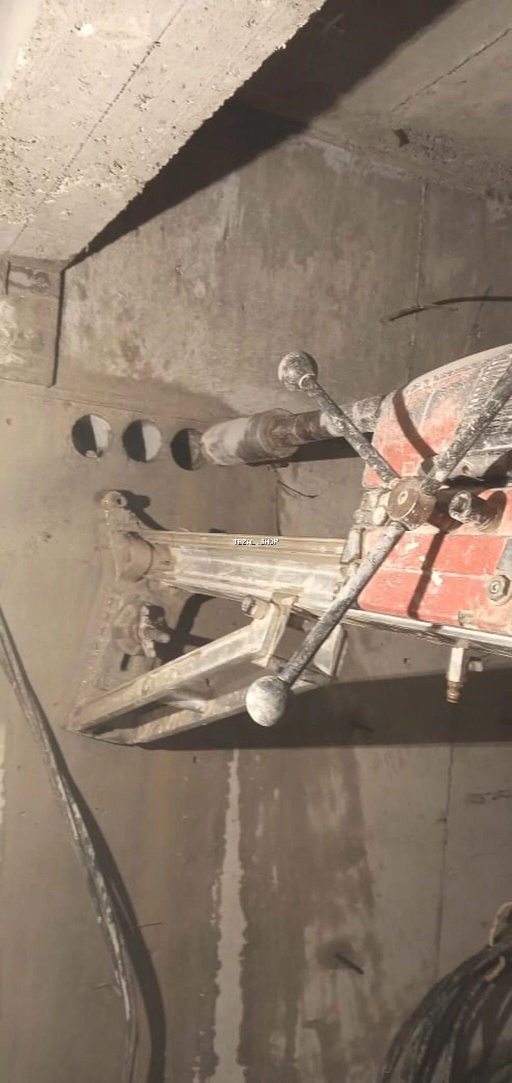 Beton panel qubik kerpic deşmek ve kesmek sökmek işlerini görilmesi - şəkil 4