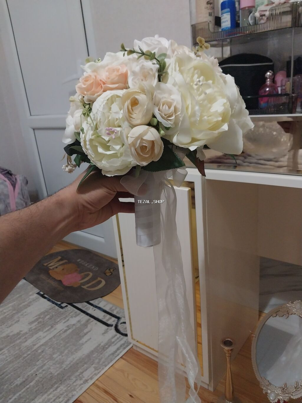Gəlin buketi – klassik yumru - Rəng palitrası: krem, açıq şaftalı və Bakı — TezAl.shop