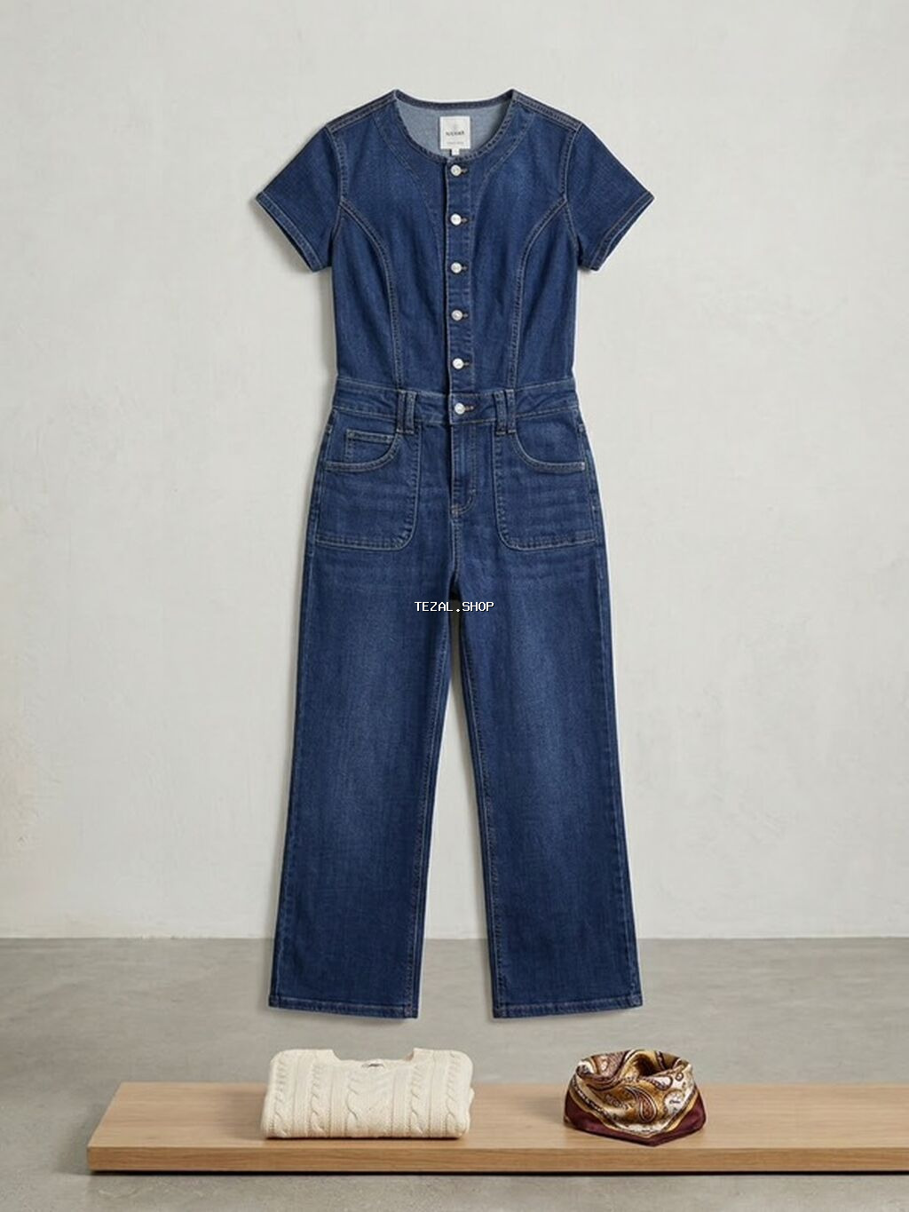 Denim kombinezon - Model: qısaqol, düyməli ön hissə - Material