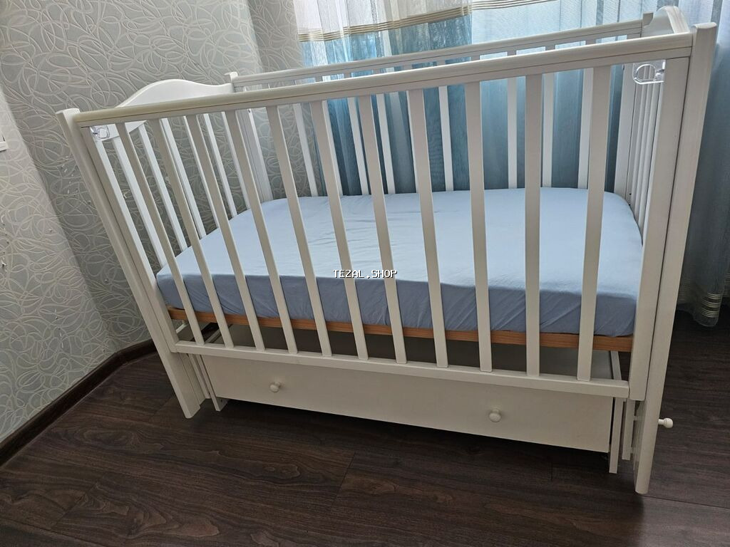 Oğlan və qız üçün, İşlənmiş, Dördbucaq, Beşik, Dəstsiz, Matras ilə, Yellənmə mexanizmi ilə