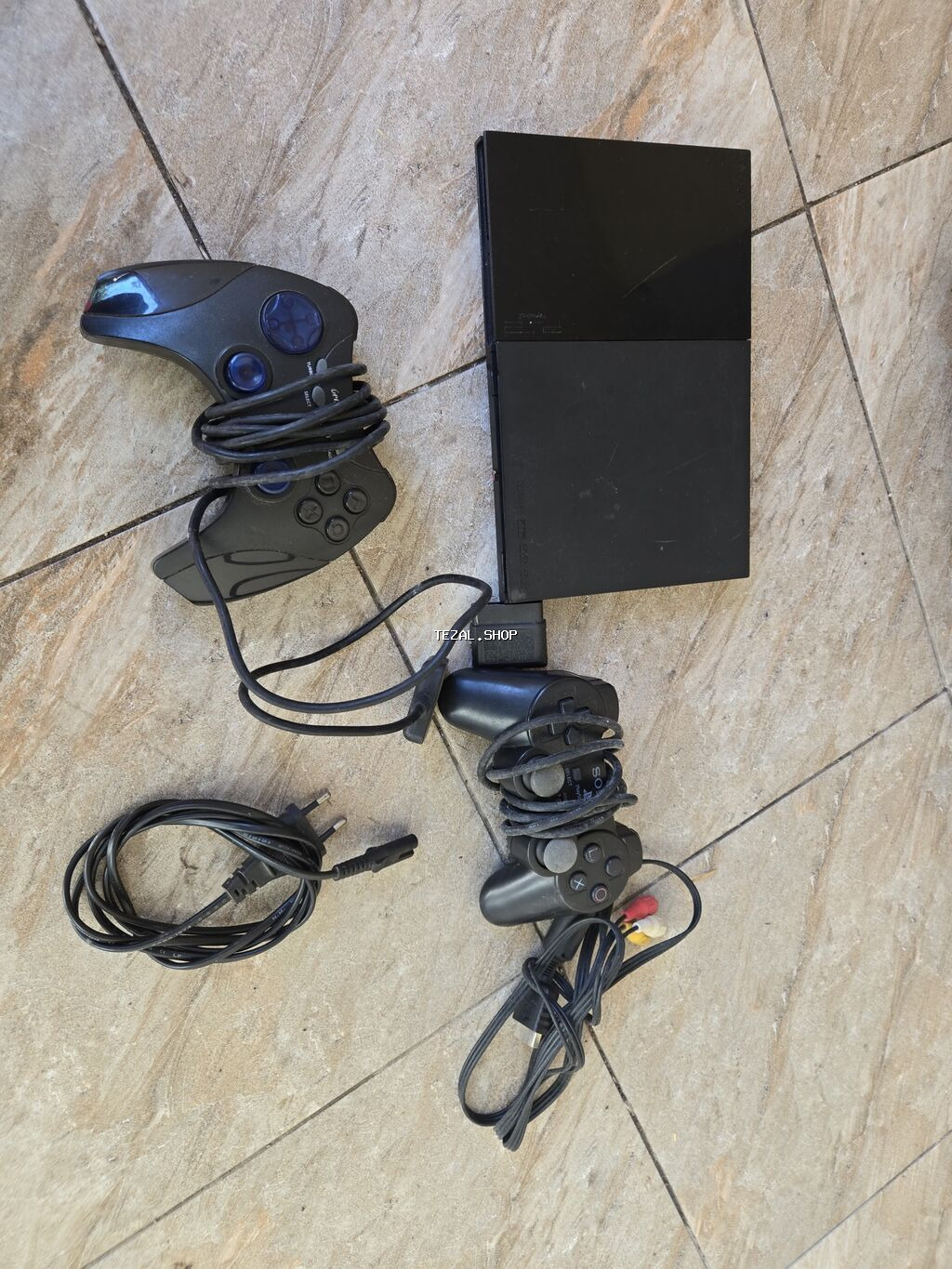 Ps 2. diski oxumur . qalan her weyu iwleyir.Sony PlayStation 2 Slim - şəkil 4