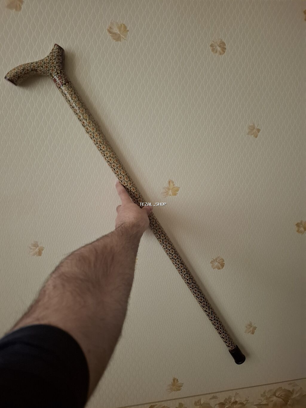 Naxışlı əlil əsası / gəzinti çubuğu - Material: Bərk ağac gövdə, üstü