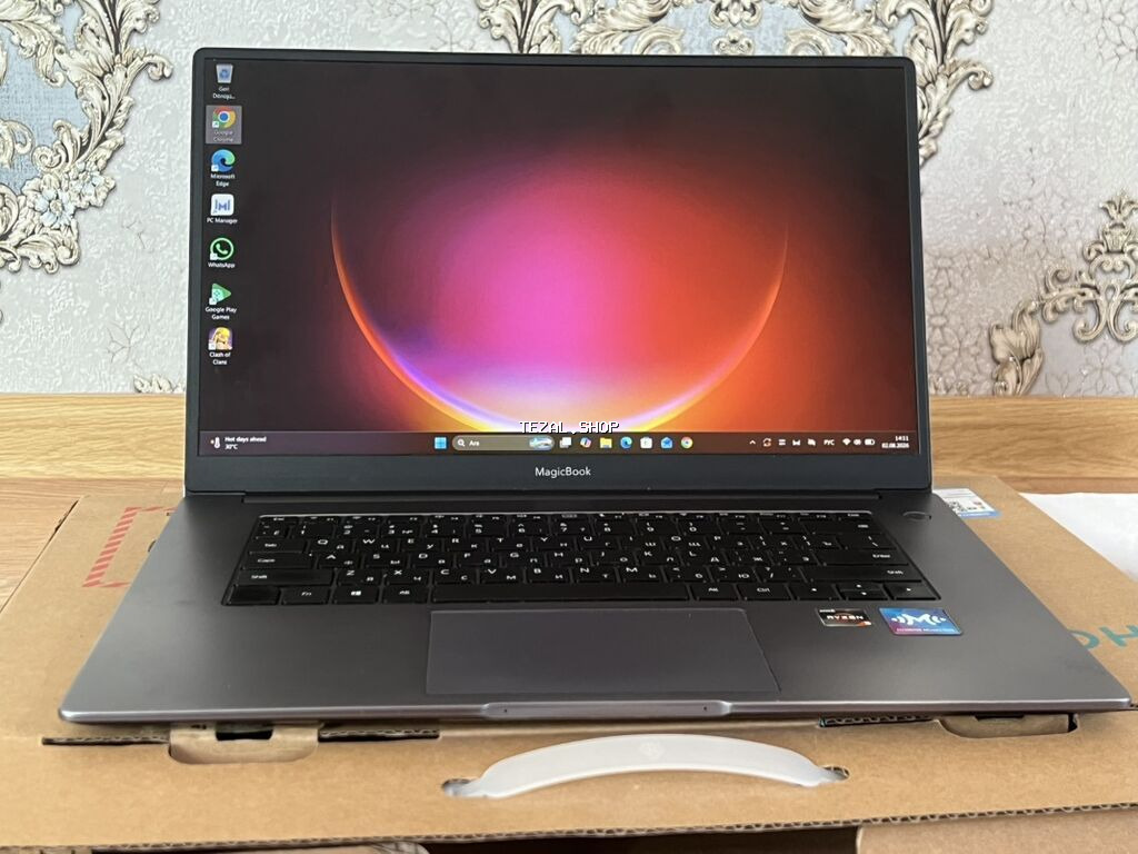 HONOR MagicBook noutbuk - Ekran: 15.6" Full HD (IPS, incə çərçivə)
