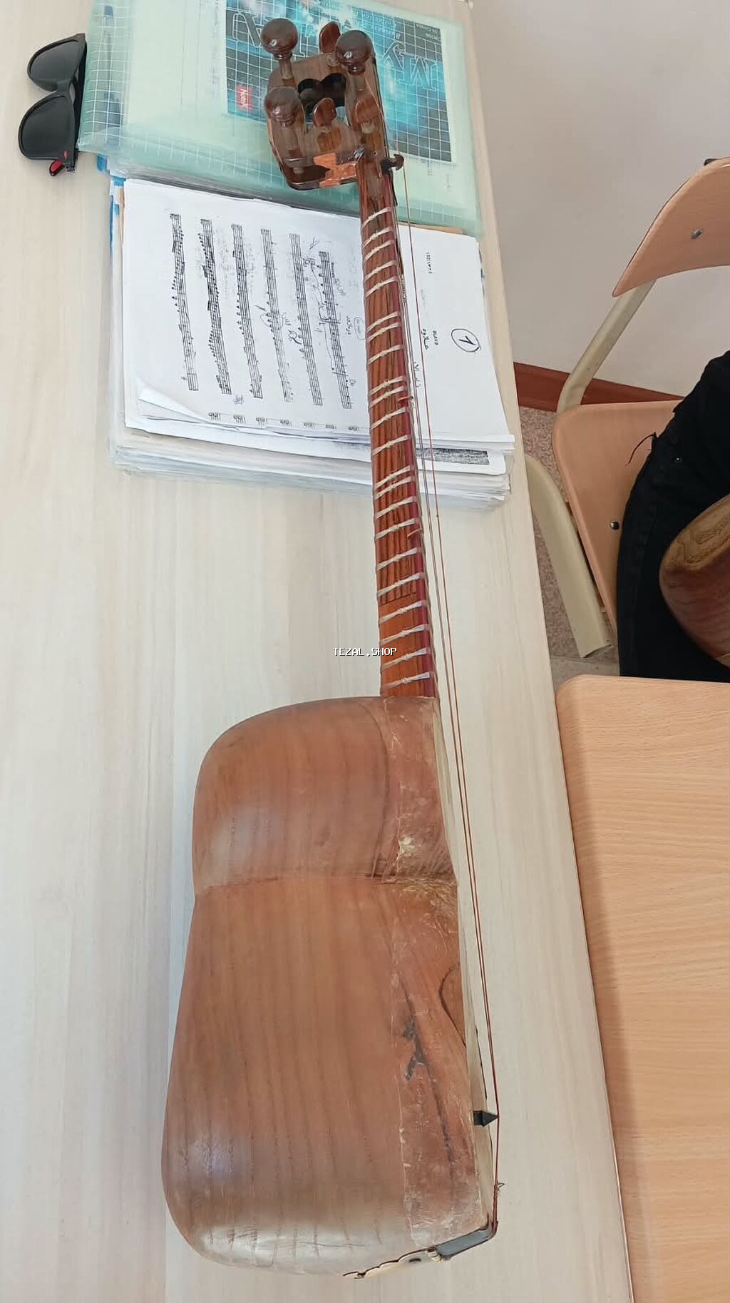 Tar – Azərbaycan milli simli musiqi aləti - Korpus: iki hissəli armud - şəkil 2
