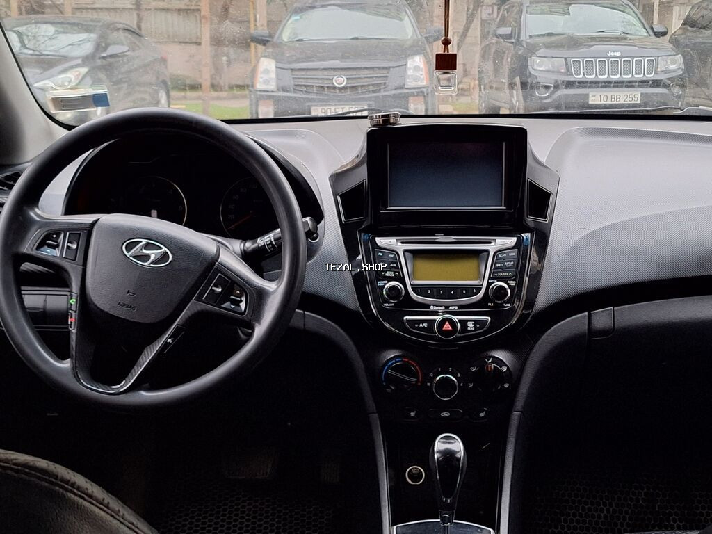 Hyundai Accent. Disel. Avtomat karopka. Günlük icarəyə verilir. İcarə