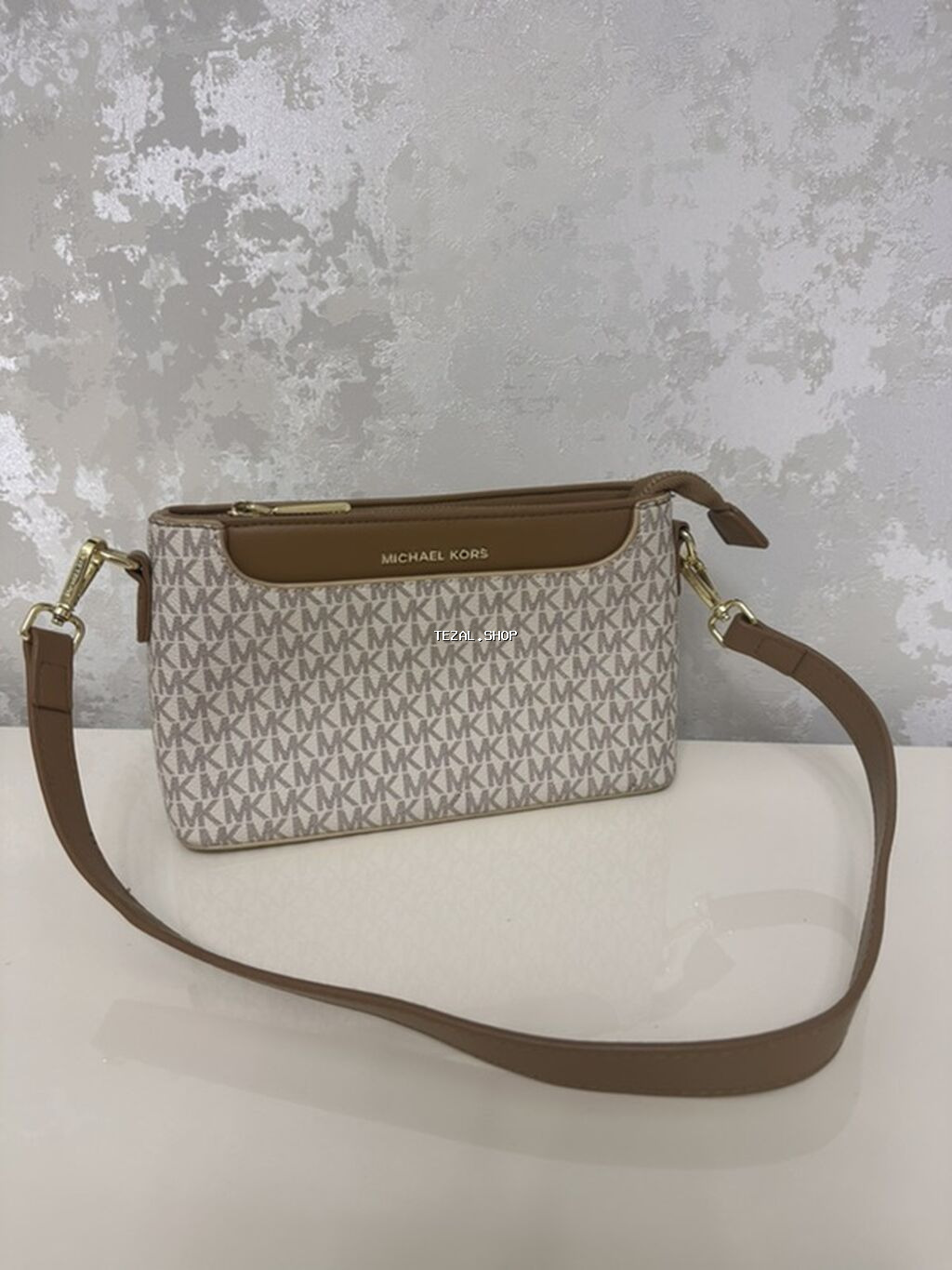 1 dldl istifade olunub. Michael Kors çiyin çantası – monoqram “MK” - şəkil 2