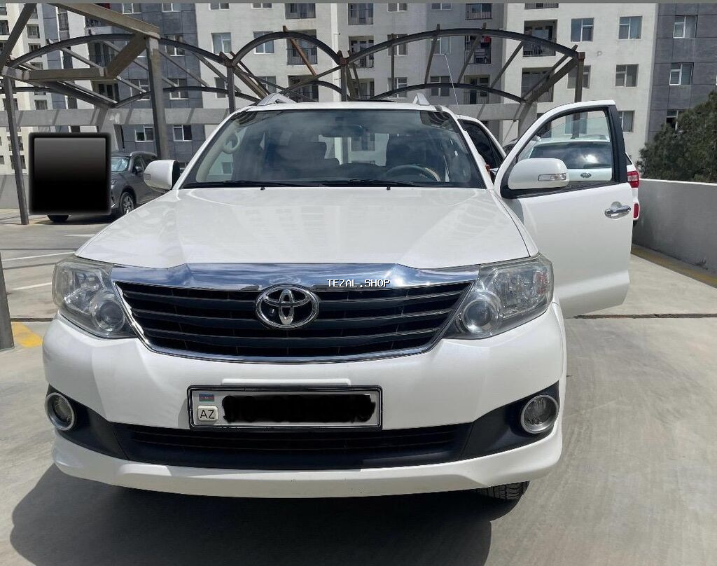 Toyota Fortuner: 2.7 l | 2013 il Ofrouder/SUV