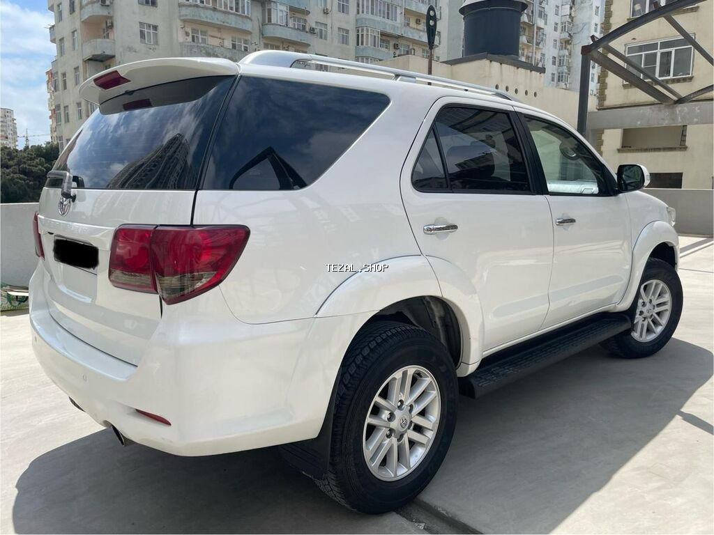 Toyota Fortuner: 2.7 l | 2013 il Ofrouder/SUV - şəkil 3