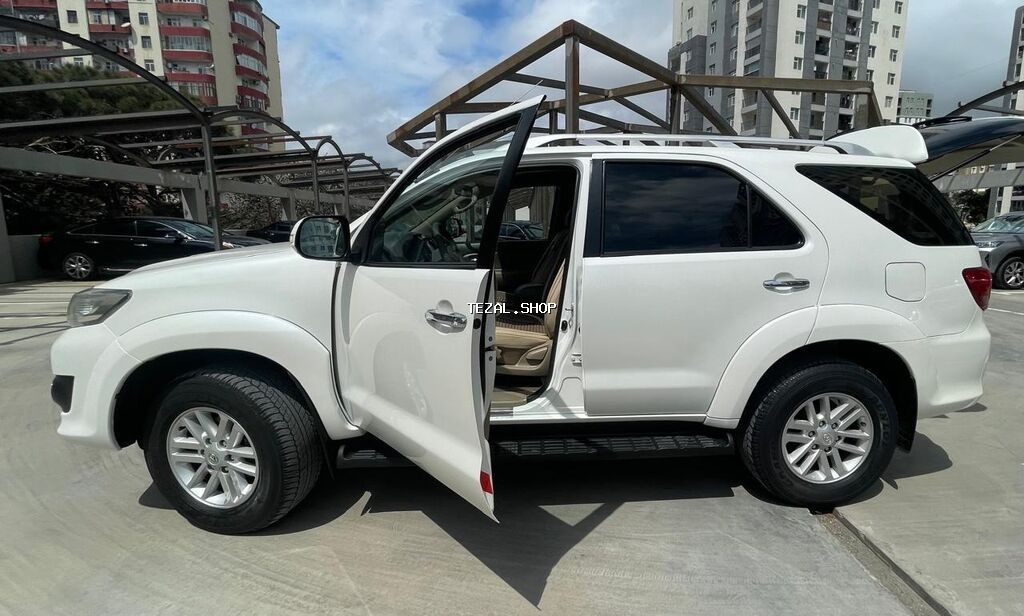 Toyota Fortuner: 2.7 l | 2013 il Ofrouder/SUV - şəkil 4