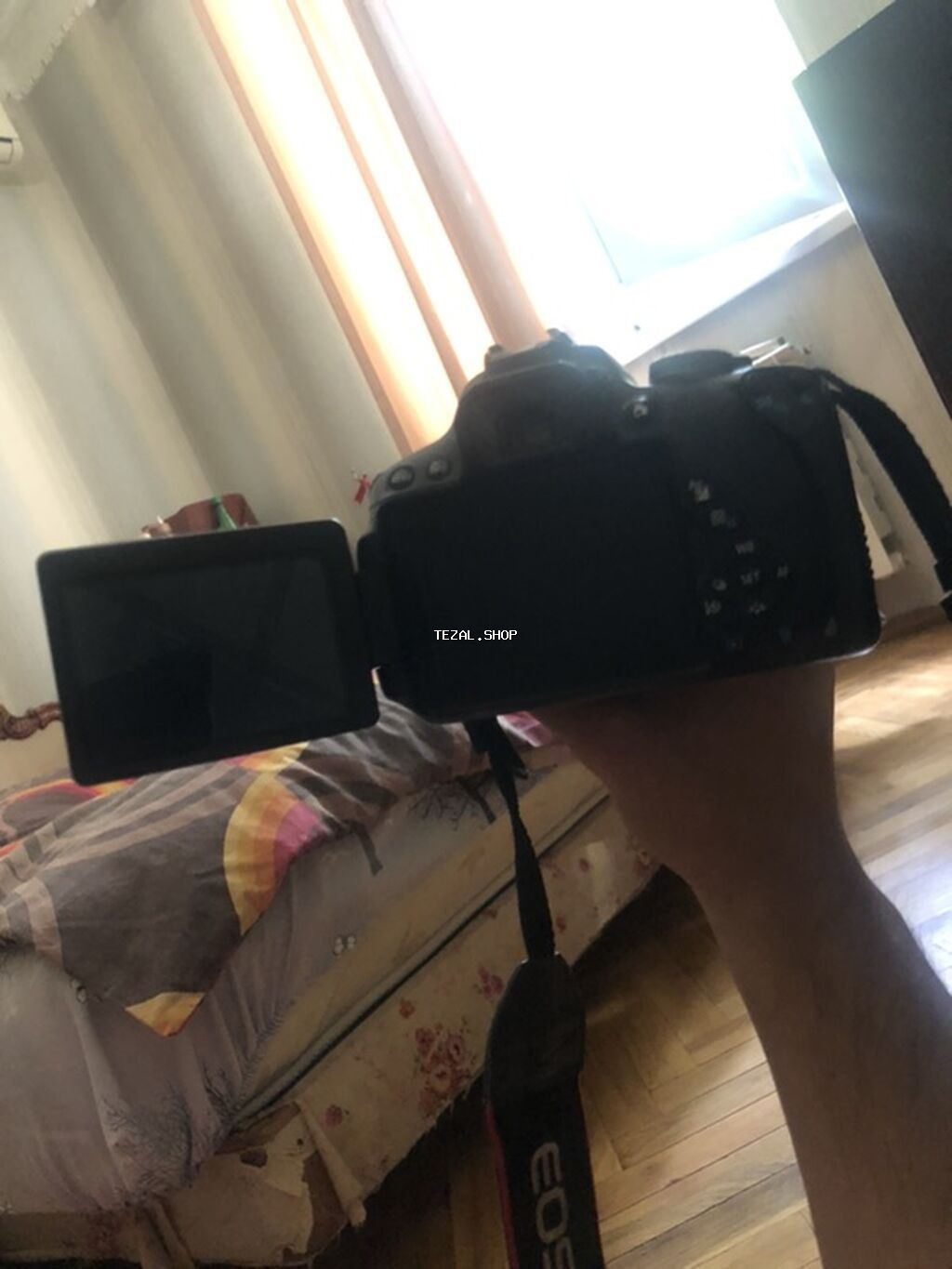 Canon EOS 650D DSLR fotoaparat - Linza: Canon Zoom Lens EF‑S 18‑55mm