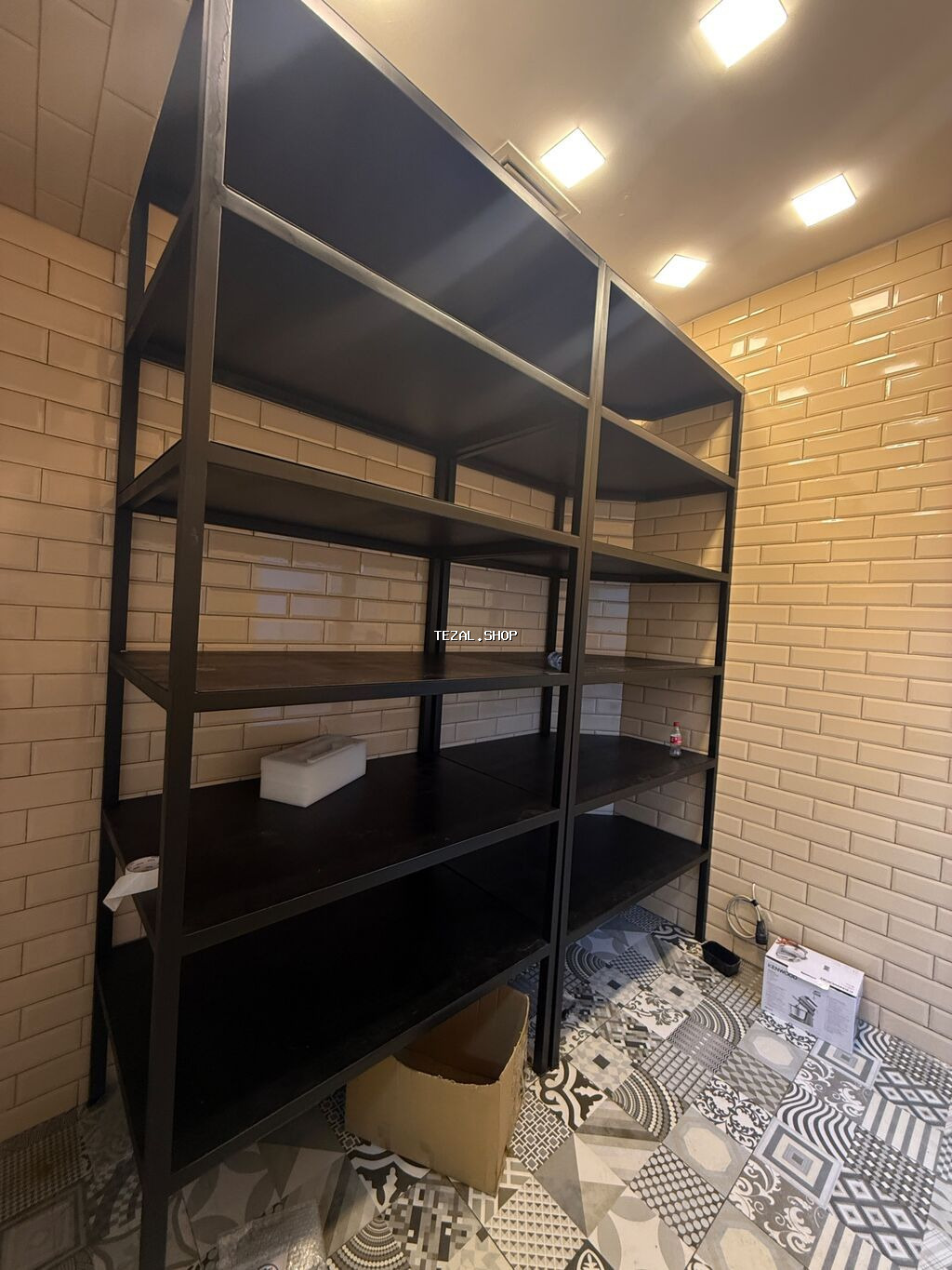 2 ədəd qara metal rəf: Yenidir işlənmeyib • Hündürlük: 2.95 m • En