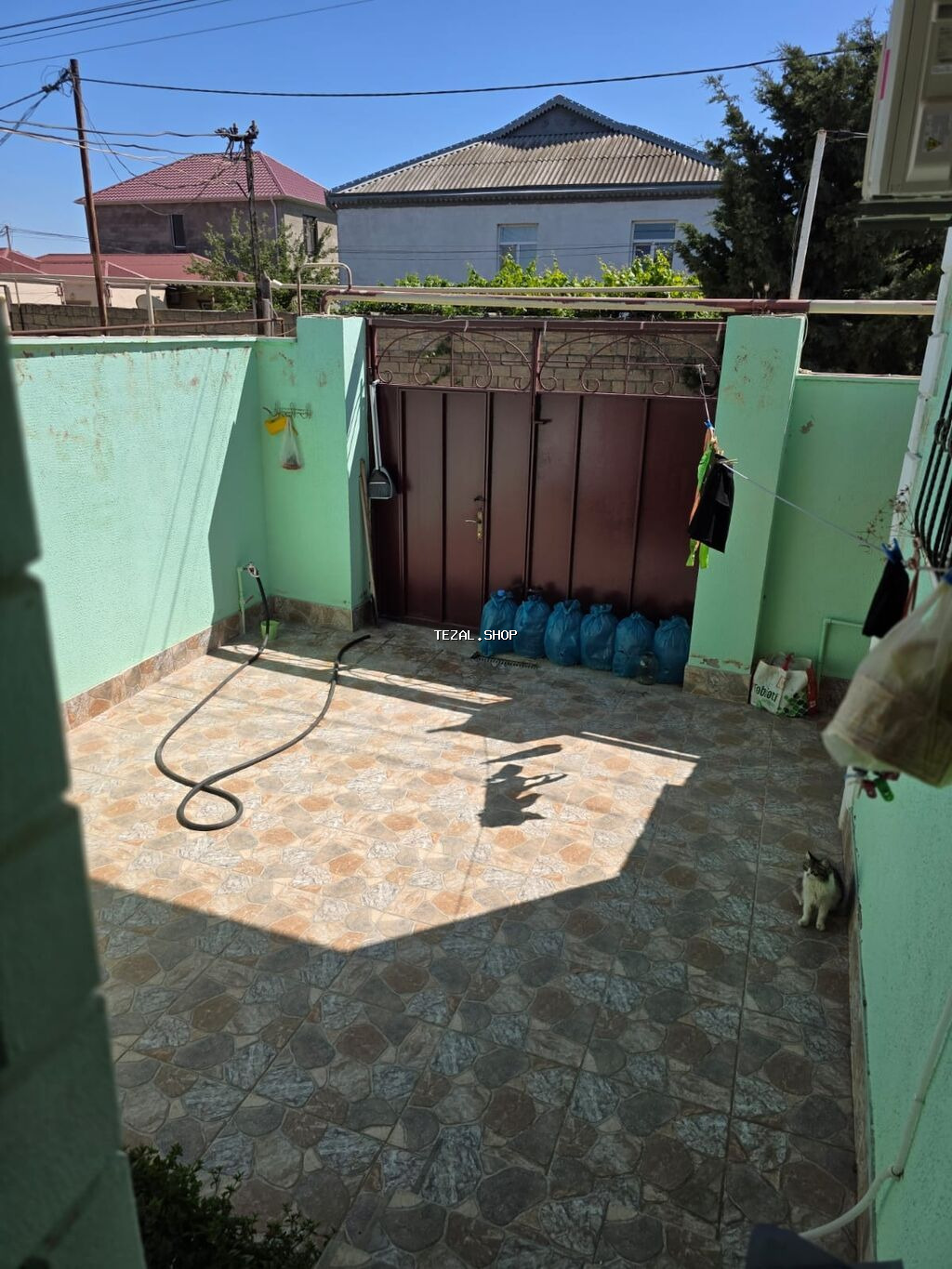 Həyət evi – kompakt həyət sahəsi və örtülü eyvan - Divarları açıq - şəkil 3