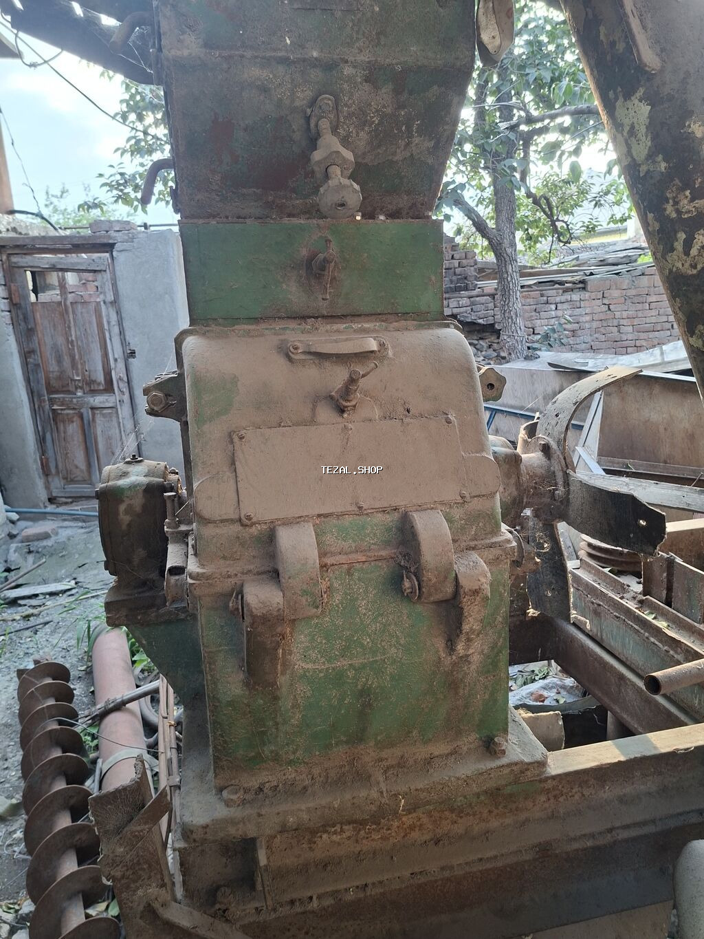 Yem uyuden drabilka - Material: qalın divarlı polad korpus, ağır