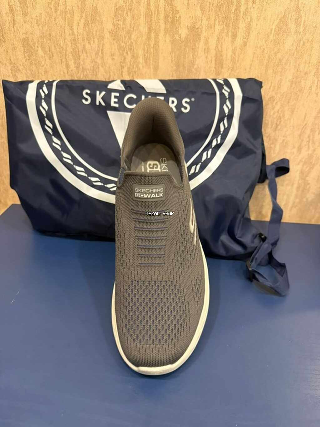 Skechers GOwalk Hands Free Slip-ins kişi idman ayaqqabısı - Model - şəkil 3