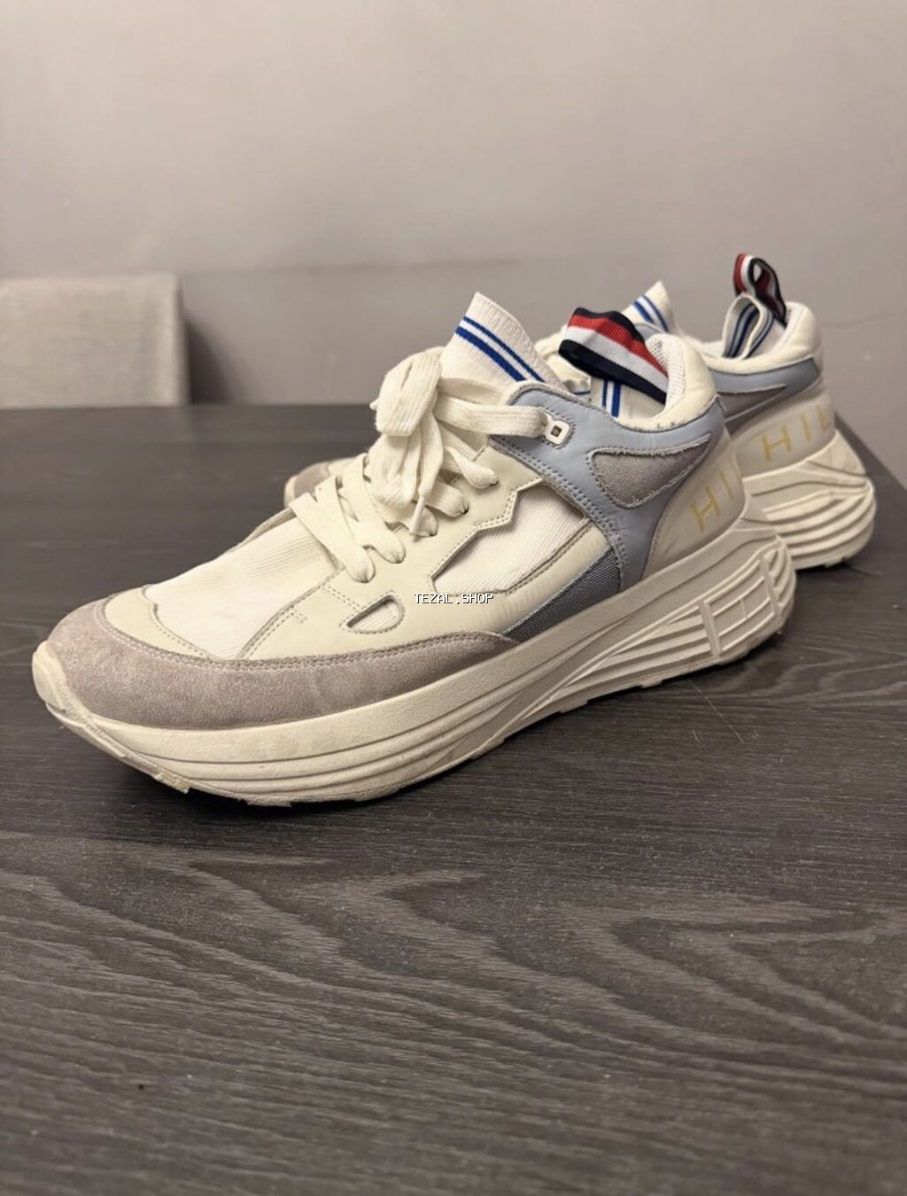 Orjinal Tommy Hilfiger
45 razmer
Yeni veziyyetde, defektsiz