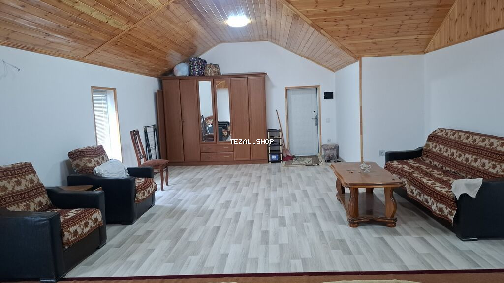 Hökməli qobu yolunda mansard 2otaq böyük zal hər bir şəraiti ilə qaz