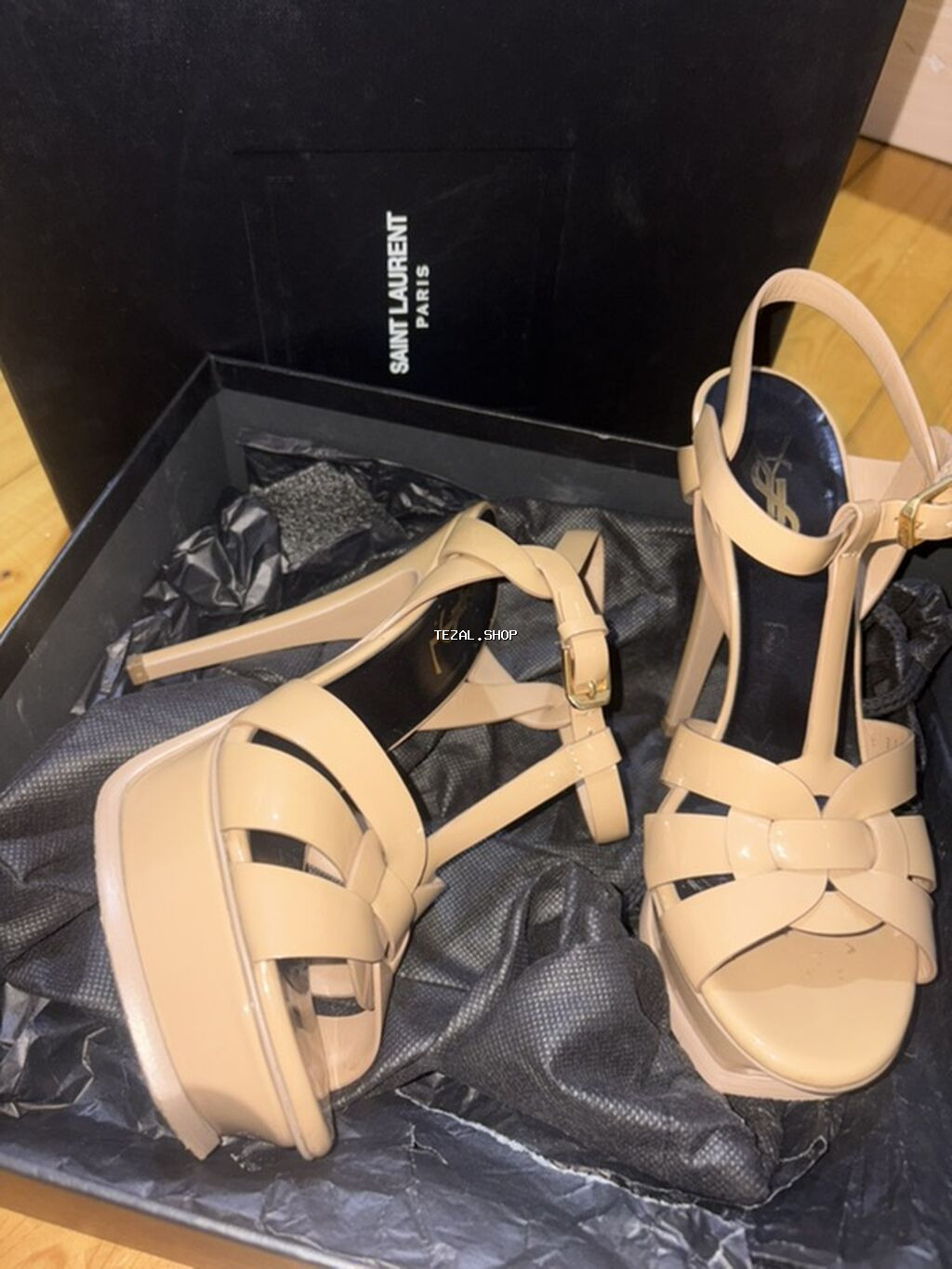 Saint Laurent Paris “Tribute” platform sandalıları 1800e alinib .2defe