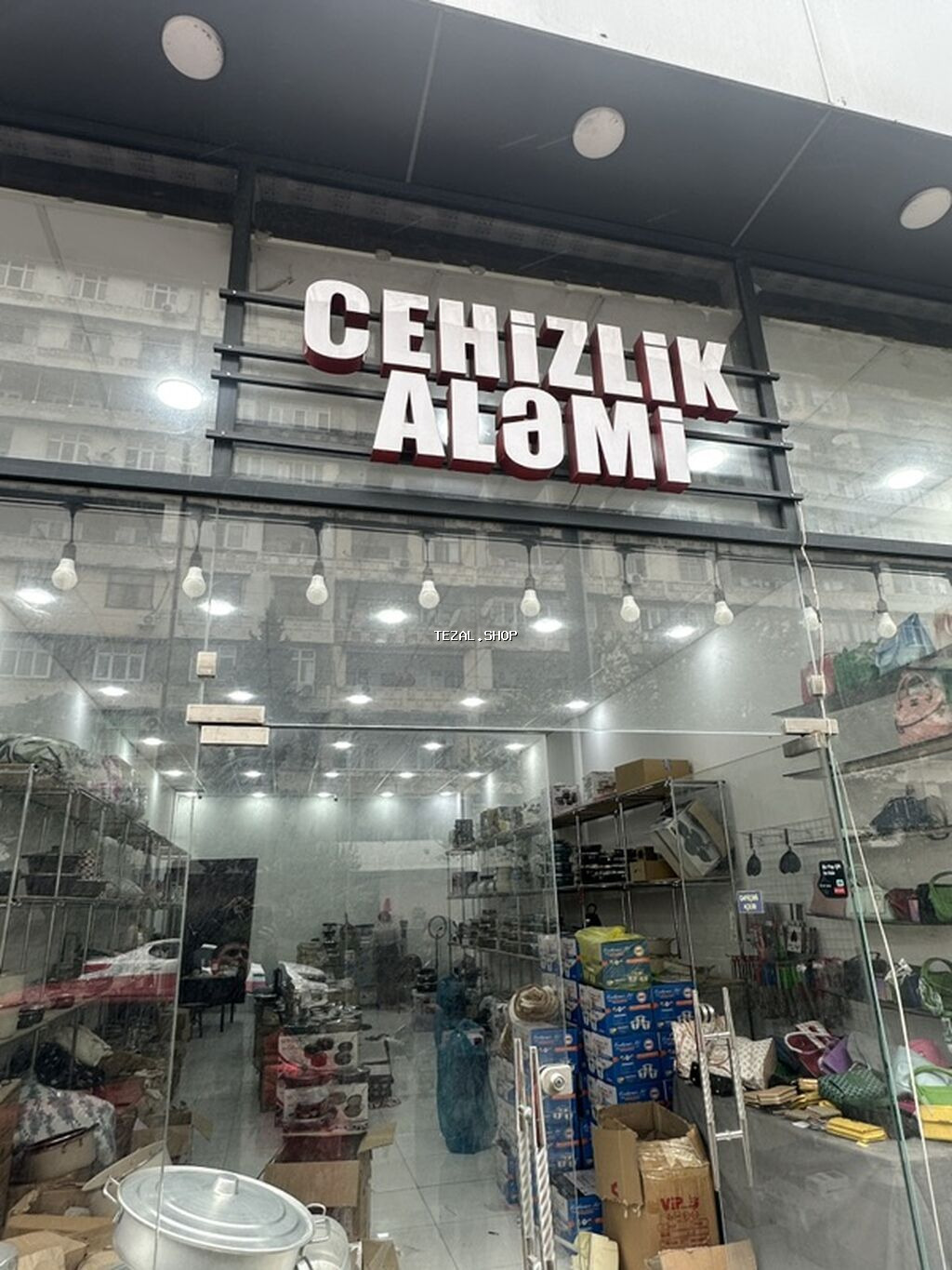 6 ayin Reklam stendidi düzelib İşigida var 500 hazirlanib 350 Azn