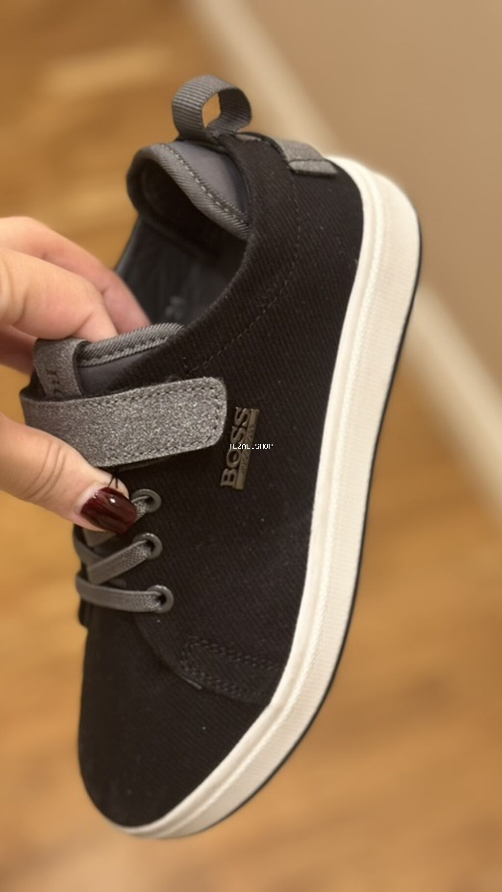 HUGO BOSS uşaq krossovkası -original - Rəng: qara üst, boz detal və