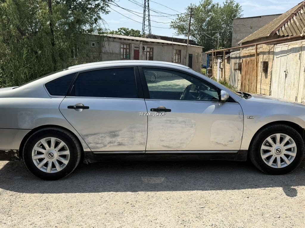 Nissan Teana: 2.3 l | 2003 il Sedan - şəkil 2