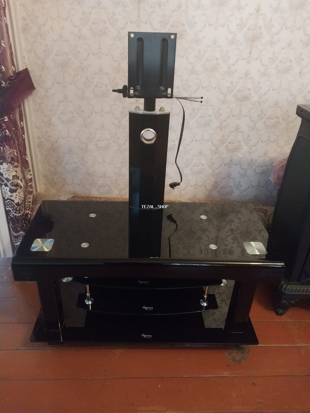 Televizor altlığı veziyeti yaxşıdır