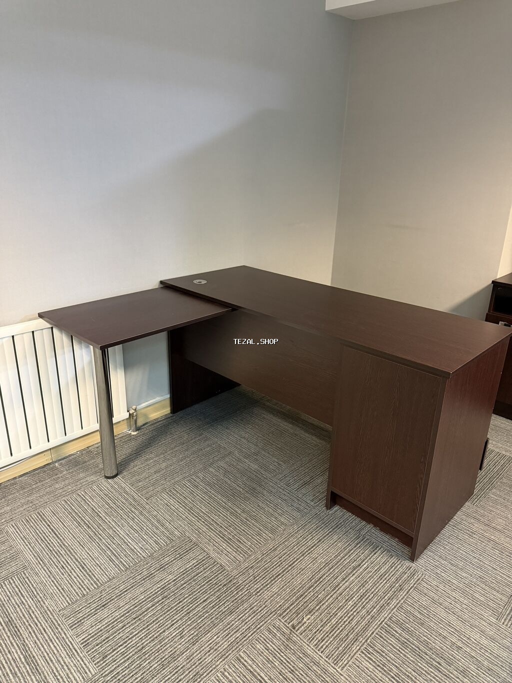 Ofis mebel dəsti Dəstə daxildir: * 3 ədəd kompüter masası * 2 ədəd - şəkil 3