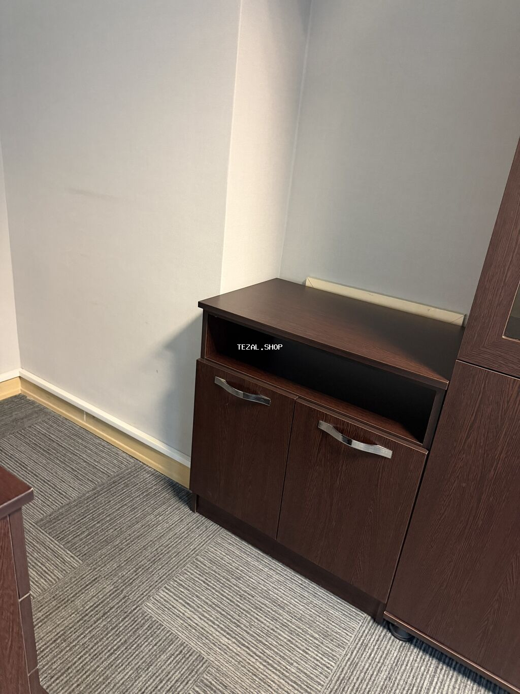 Ofis mebel dəsti Dəstə daxildir: * 3 ədəd kompüter masası * 2 ədəd - şəkil 5