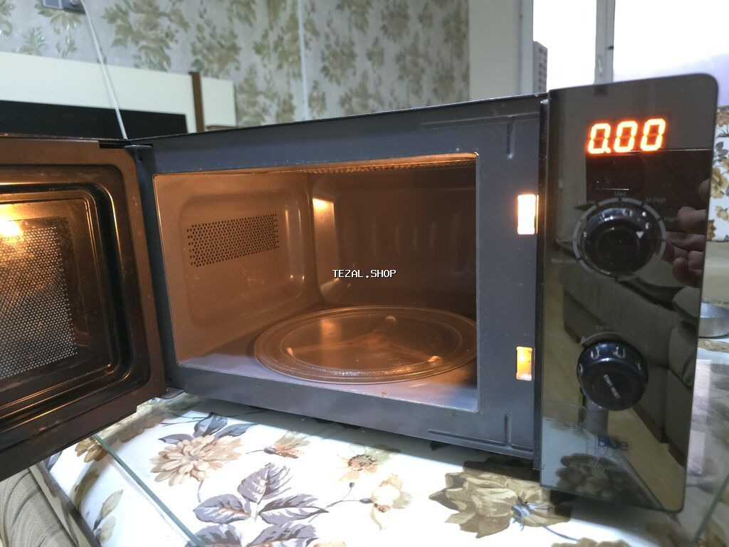 Mikrodalğalı soba – qara şüşə ön panel, LED displey və mexaniki