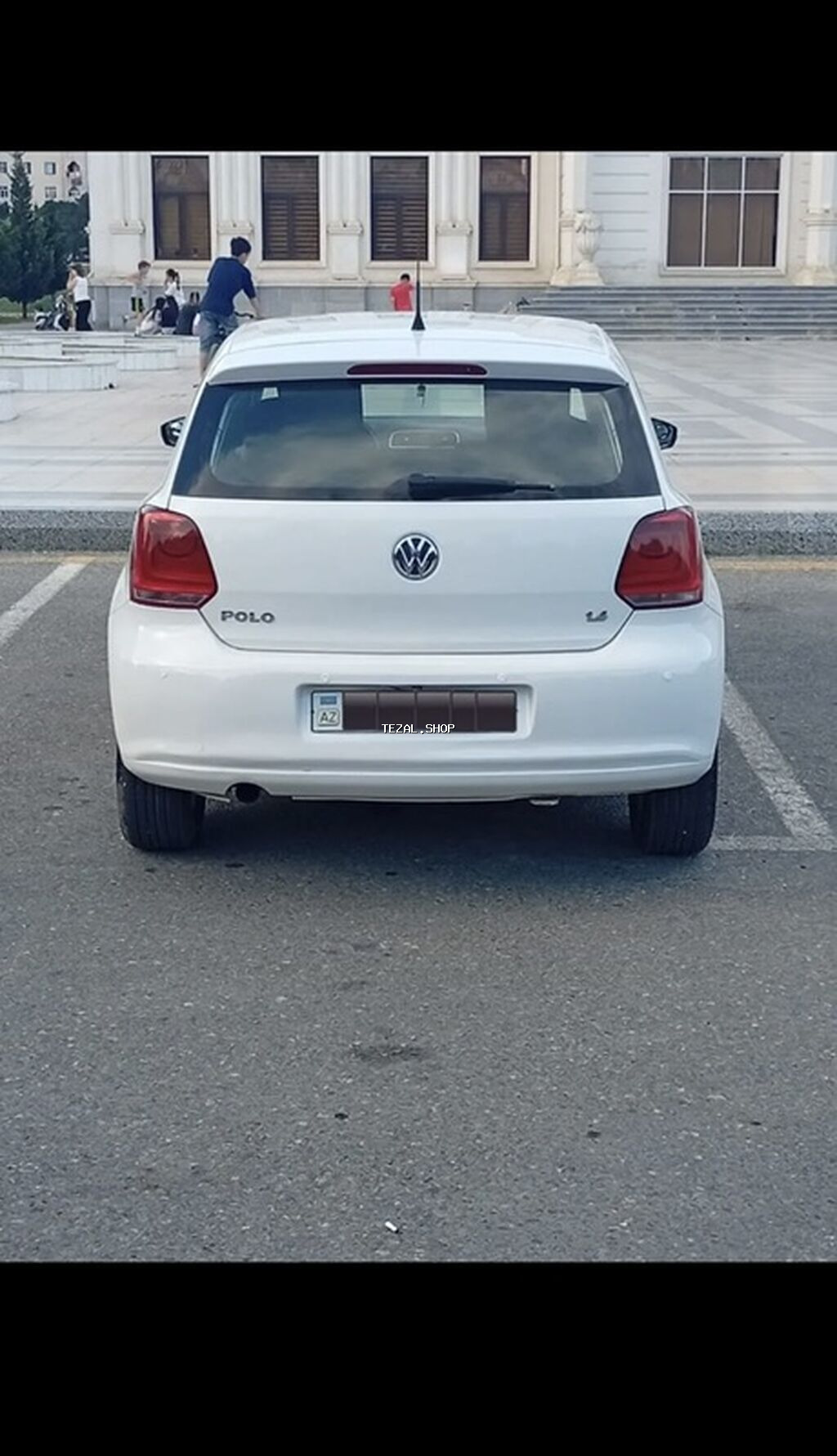 Volkswagen Polo, ağ rəng, 5 qapılı hetçbek. Mühərrik və ötürmə: - - şəkil 2