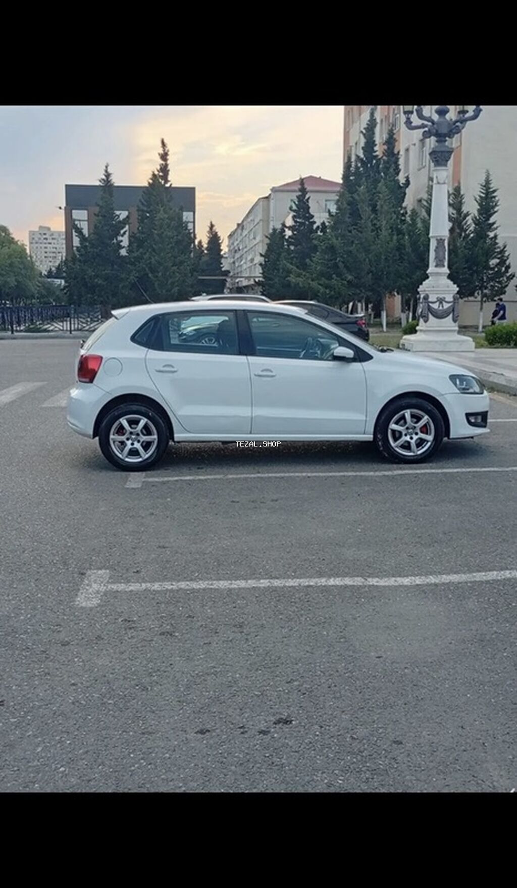 Volkswagen Polo, ağ rəng, 5 qapılı hetçbek. Mühərrik və ötürmə: - - şəkil 3
