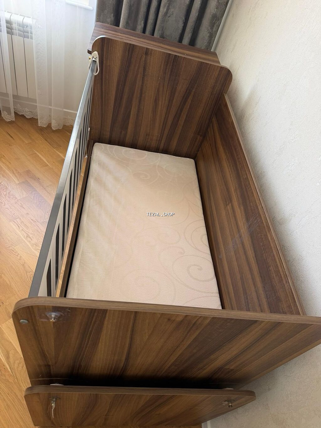 Uşaq beşiyi – “WOODPECKER” model Uşaq beşiyi satılır. 1 il istifadə