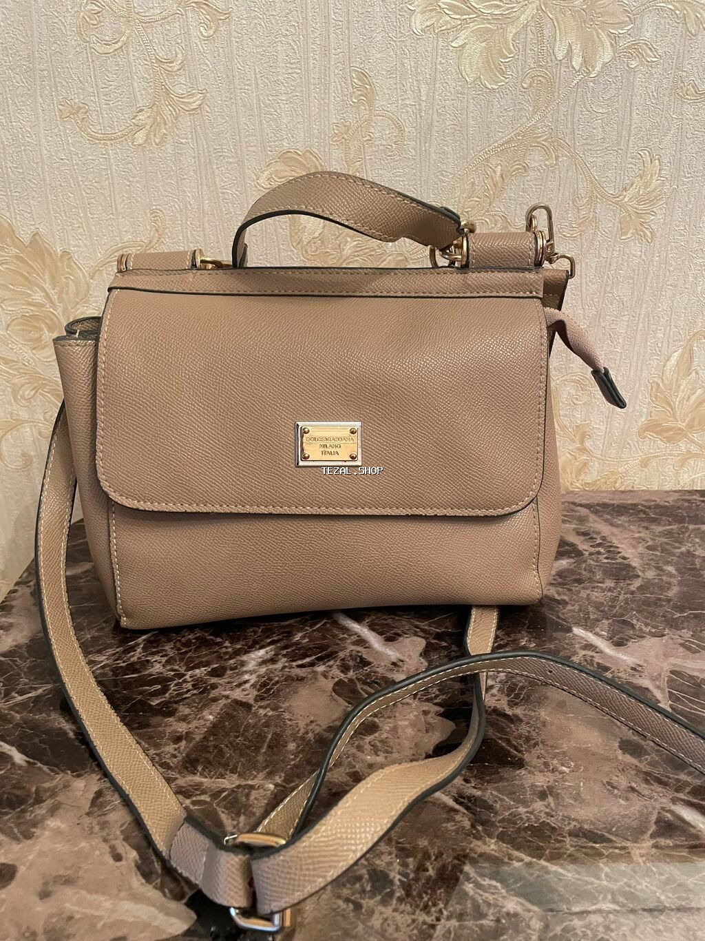 Dolce&gabbana orta olculu canta.az islenib seliqeli vezyetde 18