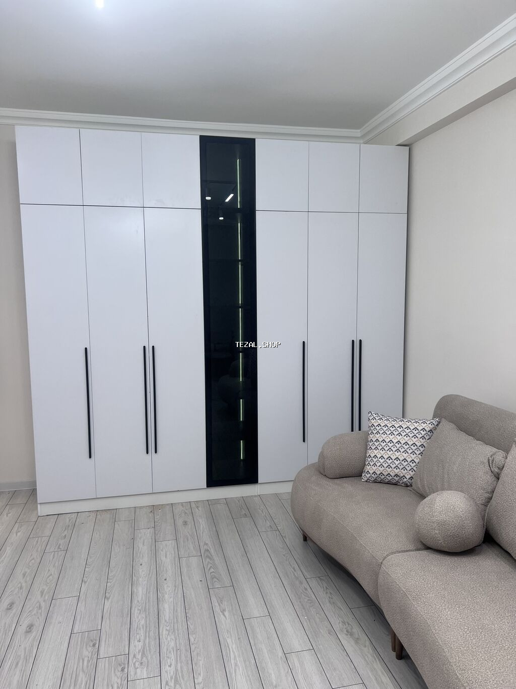 Düz dolab, Qonaq otağı üçün, Paltar üçün, Açılan, 6 qapı
