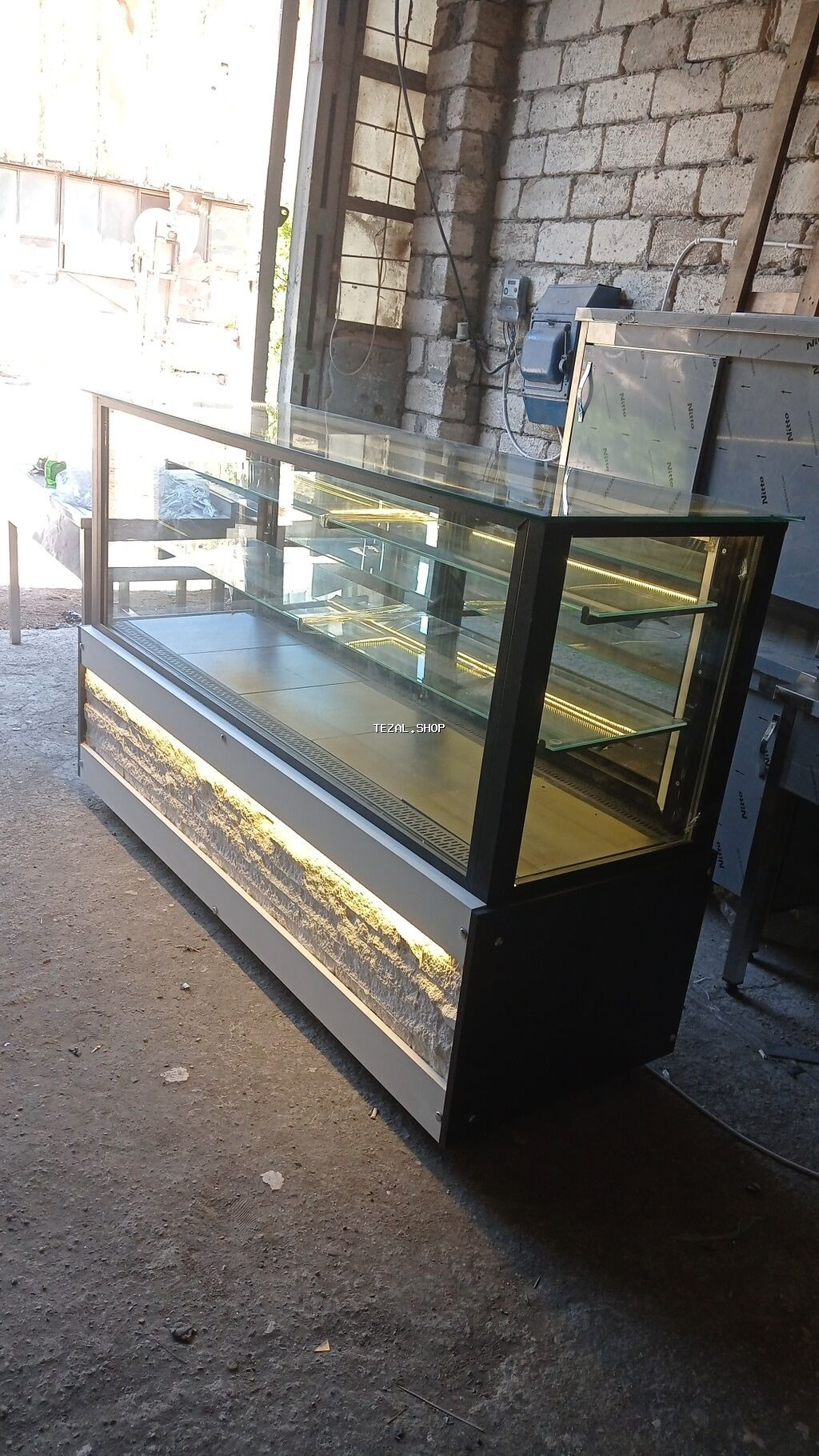 Tort vitrini istənilən ölçüdə sifariş edə bilərsiniz buyurun
