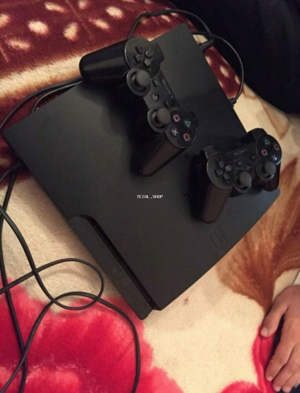Slim Madelidir ! Yaddasi 320 GB Beynində 40 en son oyun var 2 eded